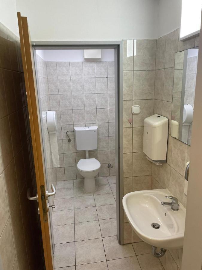 Viola Hostel Budapest Eksteriør bilde